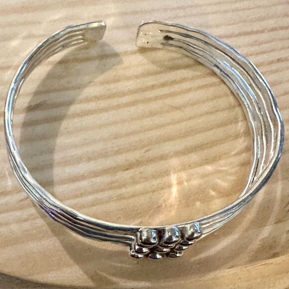 Sleek Silver Charm Bracelet with Intricate Detailing - Picture 3 of 4